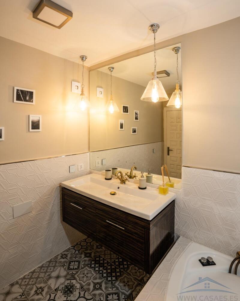 3 bedroom Apartment for sale
