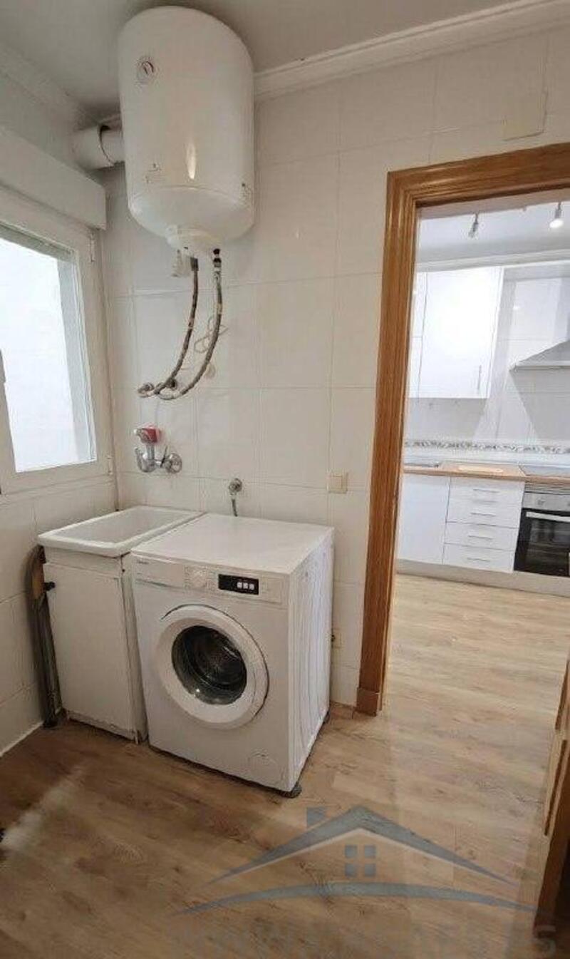 4 bedroom Apartment for Long Term Rent
