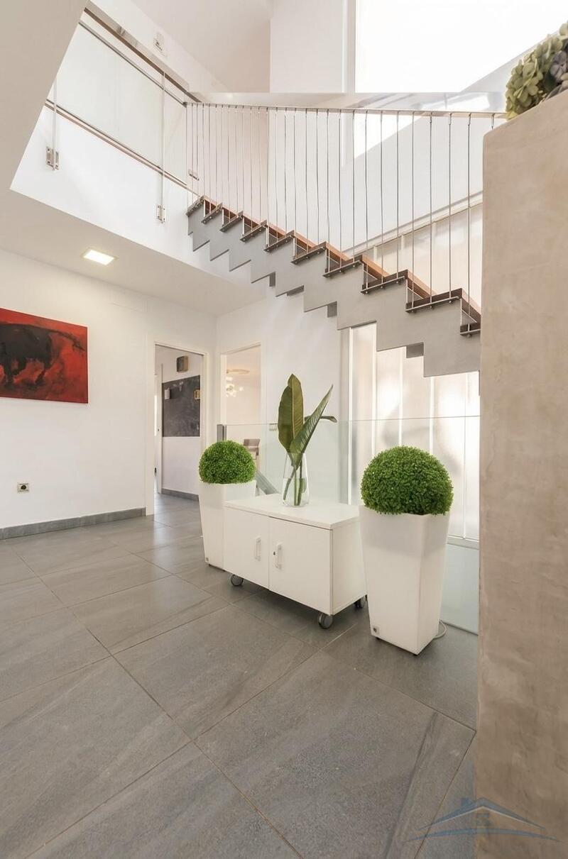 5 bedroom Villa for Long Term Rent