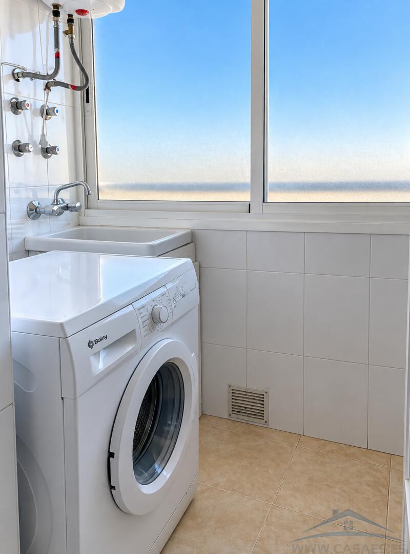 3 bedroom Apartment for Long Term Rent