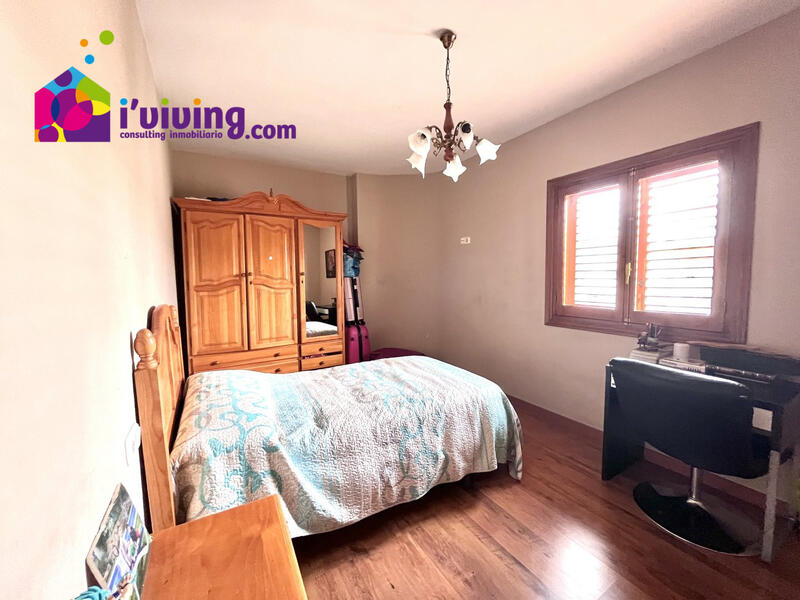 8 Cuarto Adosado en venta