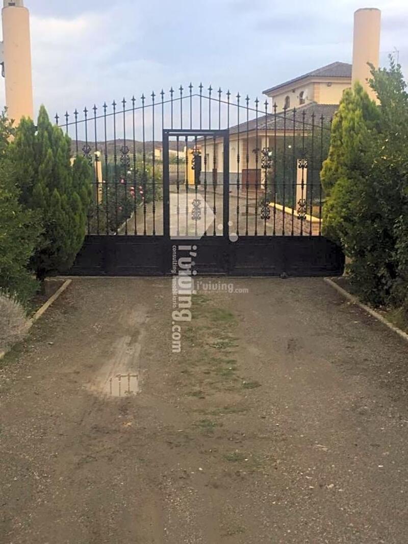5 Cuarto Casa de Campo en venta