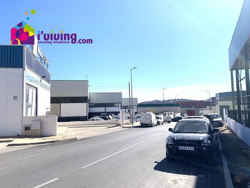 1 Cuarto Local Comercial en venta