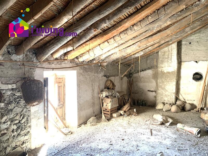 4 спальная комната Деревенский Дом продается