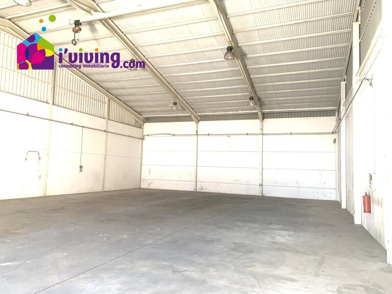 1 bedroom Commercial Property for Long Term Rent