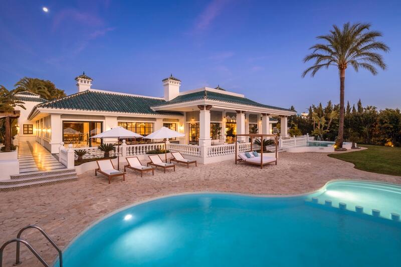 12 chambre Villa à vendre