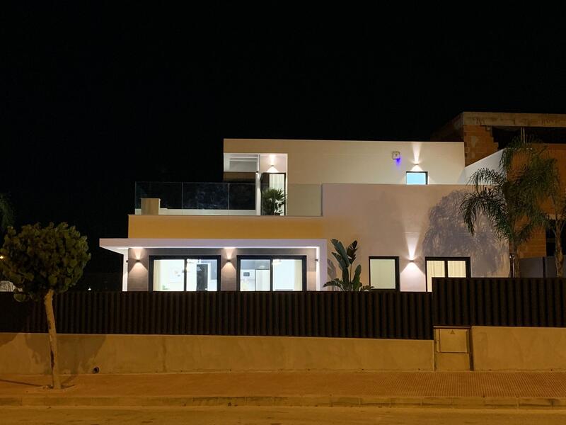 Villa en venta en Daya Nueva, Alicante