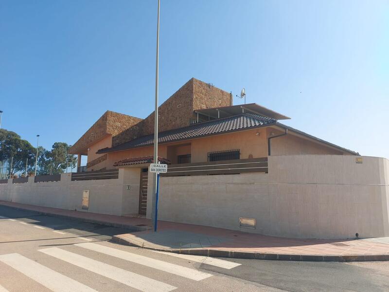 4 Cuarto Villa en venta