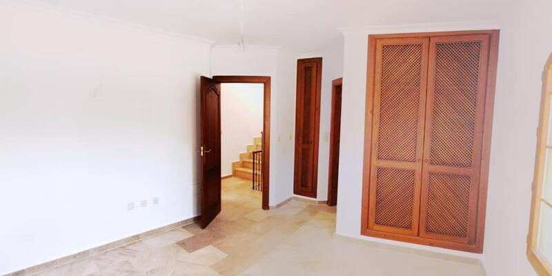 3 Schlafzimmer Stadthaus zu verkaufen