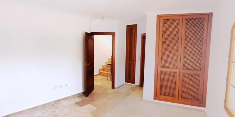 3 bedroom Townhouse for sale