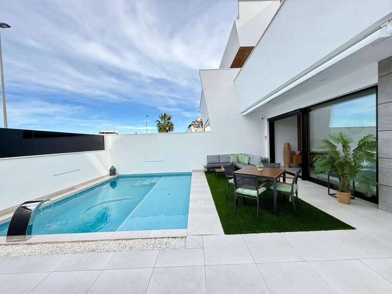 Villa en venta en Santiago de la Ribera, Murcia