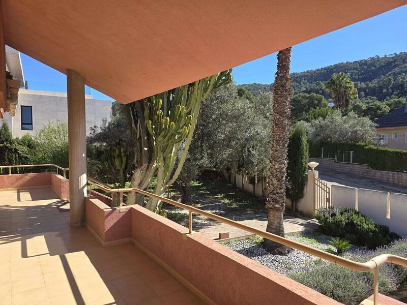 4 bedroom Villa for sale