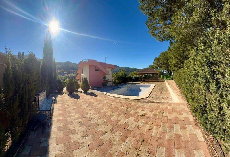 4 bedroom Villa for sale