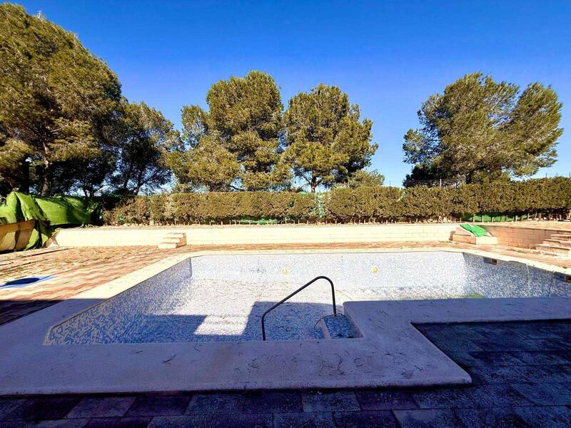 4 bedroom Villa for sale