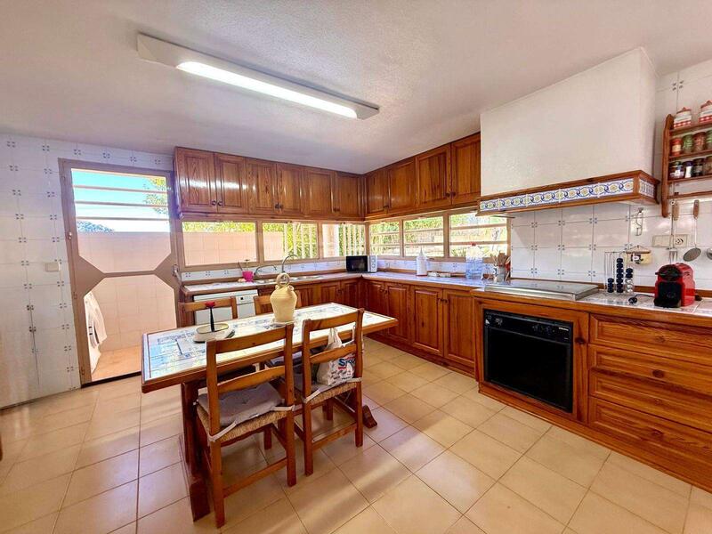 4 bedroom Villa for sale