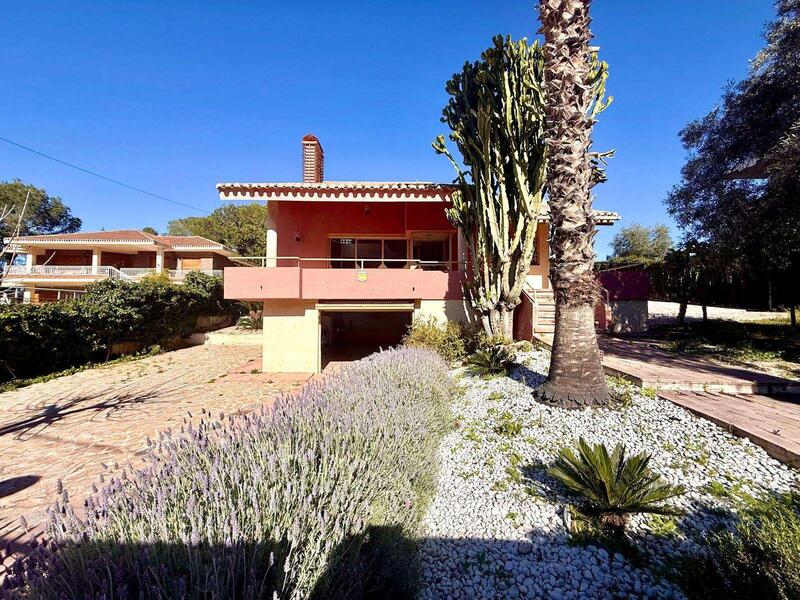 4 bedroom Villa for sale