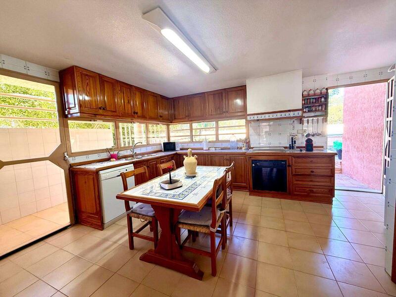 4 bedroom Villa for sale