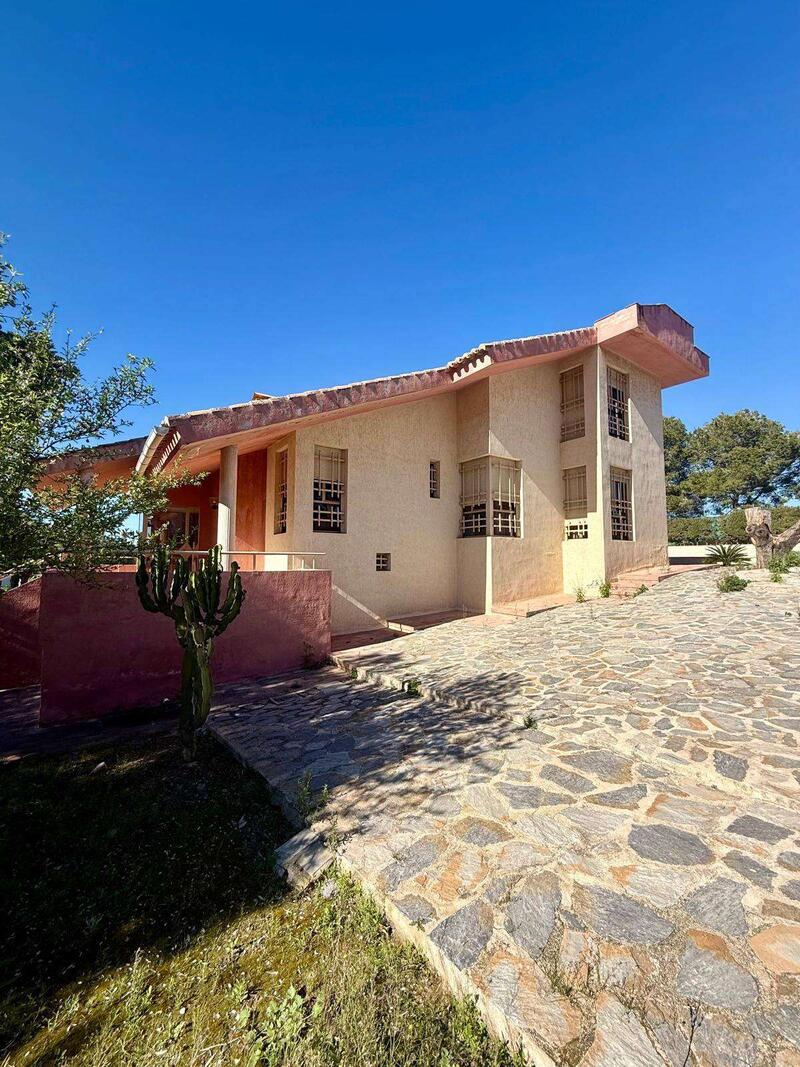 4 bedroom Villa for sale