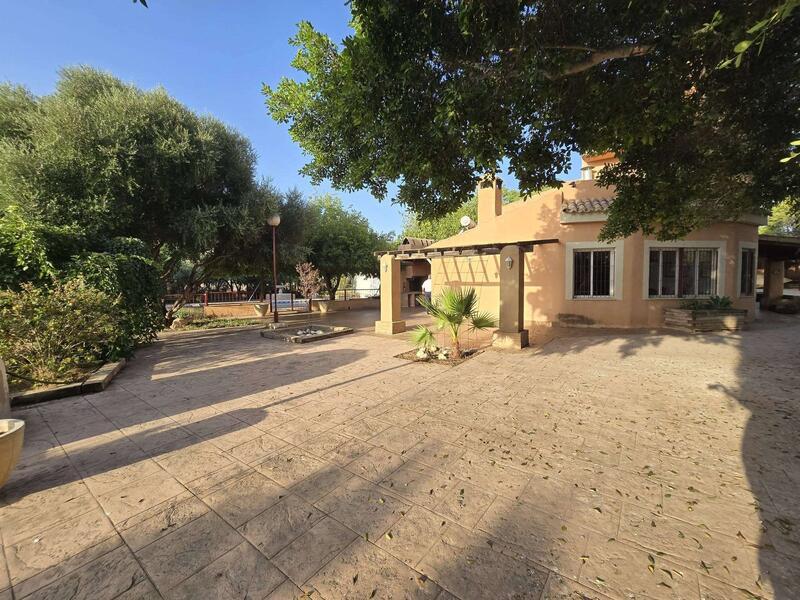 6 bedroom Country House for sale 6 bedroom Country House for sale
