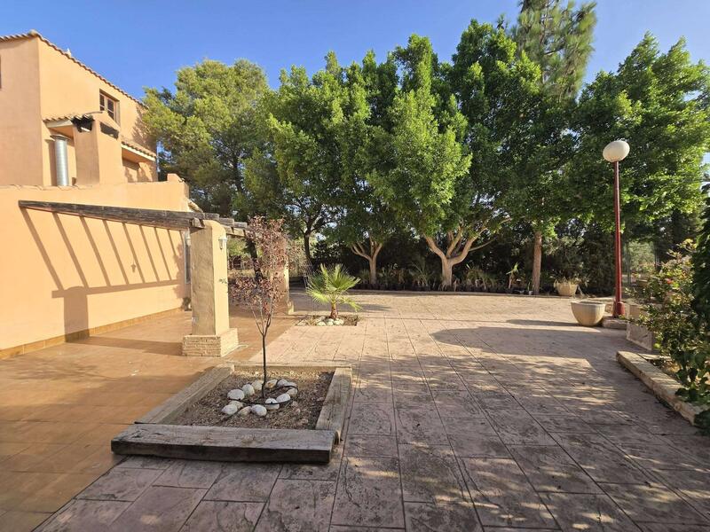 6 bedroom Country House for sale 6 bedroom Country House for sale