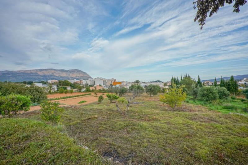 Grundstück zu verkaufen in Gata de Gorgos, Alicante