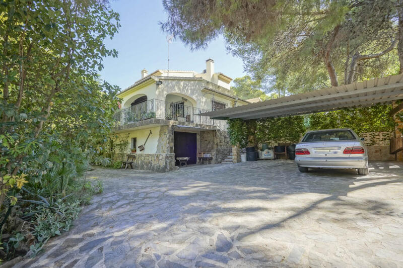 7 bedroom Villa for sale