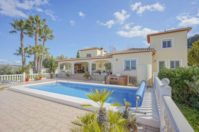 Villa til salg i Benidoleig, Alicante