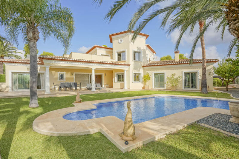 4 slaapkamer Villa Te koop