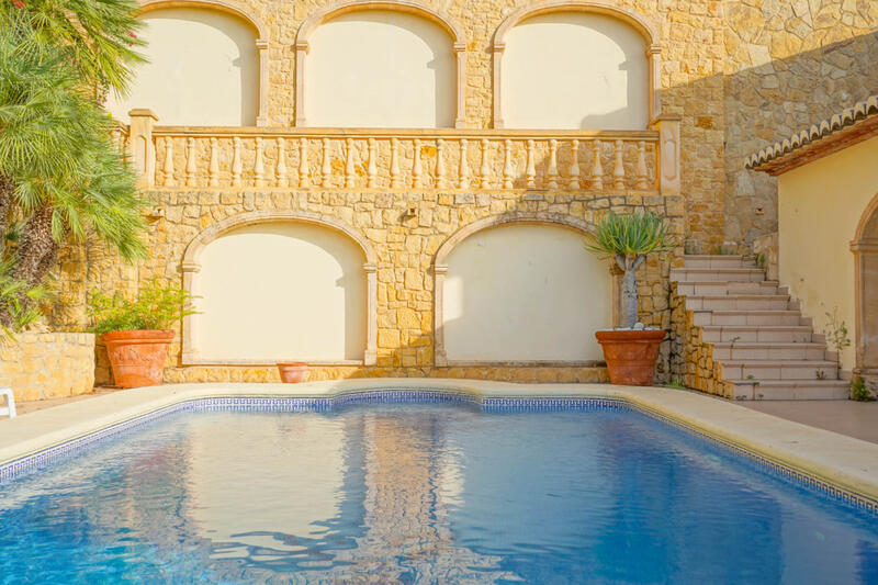 5 bedroom Villa for sale