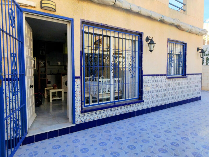 2 slaapkamer Gezinswoning Te koop