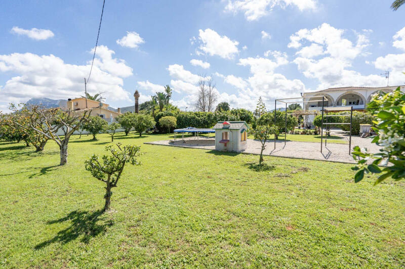 6 bedroom Villa for sale