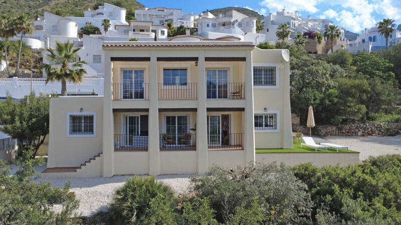 Villa for sale in Jalón, Alicante