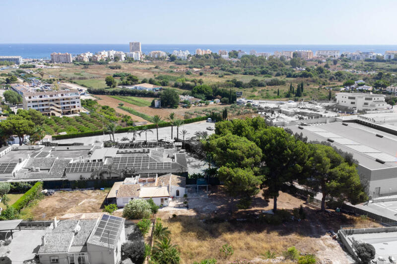 3 bedroom Land for sale