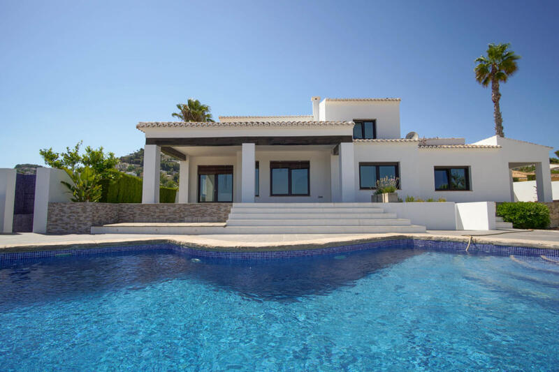 Villa for sale in Moraira, Alicante