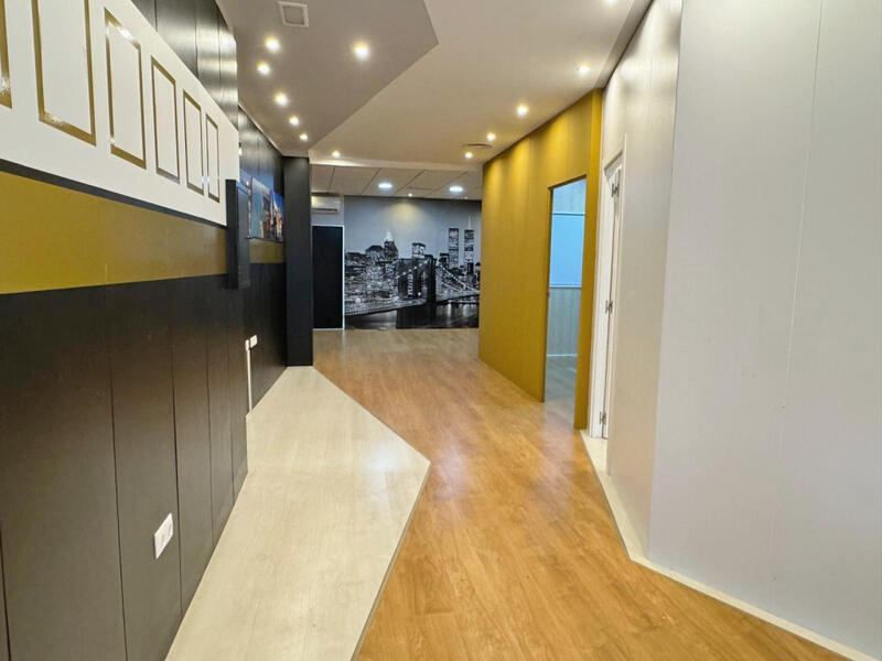 3 bedroom Commercial Property for sale