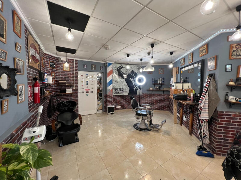 1 chambre Local Commercial à vendre