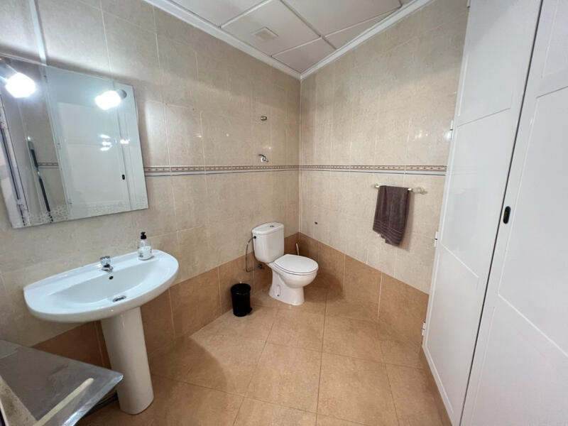 1 chambre Local Commercial à vendre