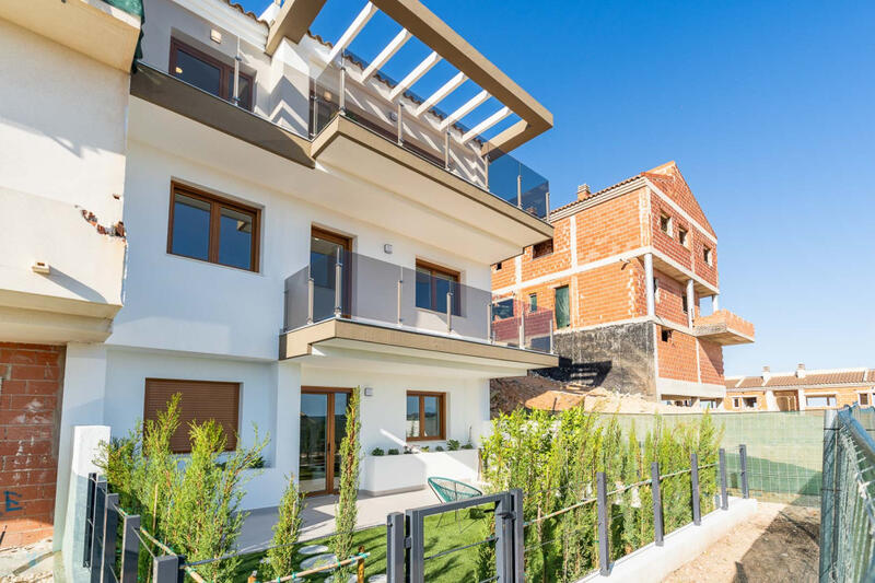 4 Cuarto Adosado en venta