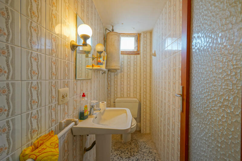 7 спальная комната городская тюрьма продается 7 спальная комната городская тюрьма продается