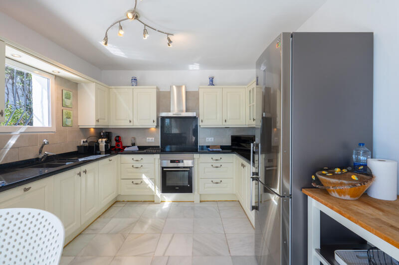 4 спальная комната вилла продается