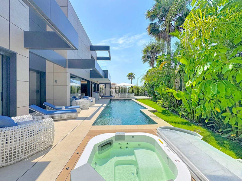 4 Cuarto Villa en venta