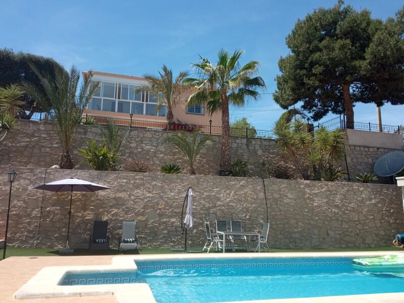 Villa en venta en Crevillente, Alicante
