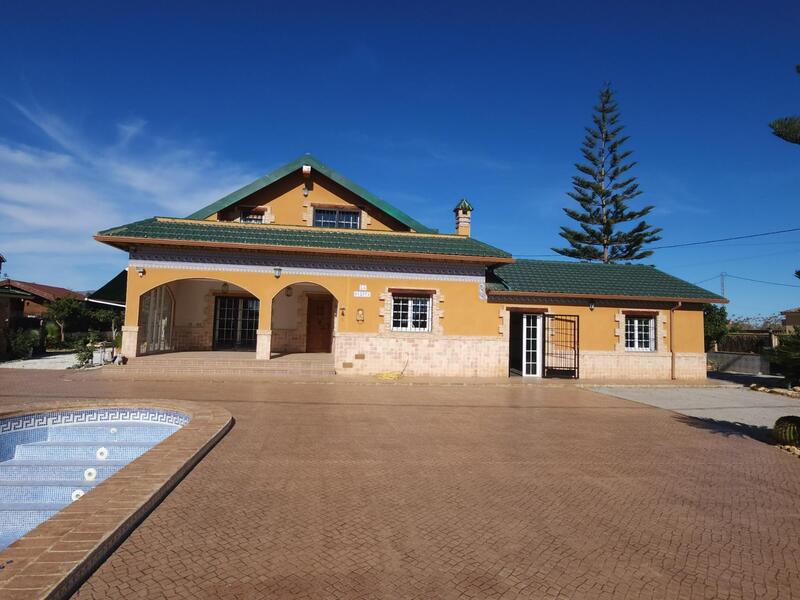 5 bedroom Villa for sale