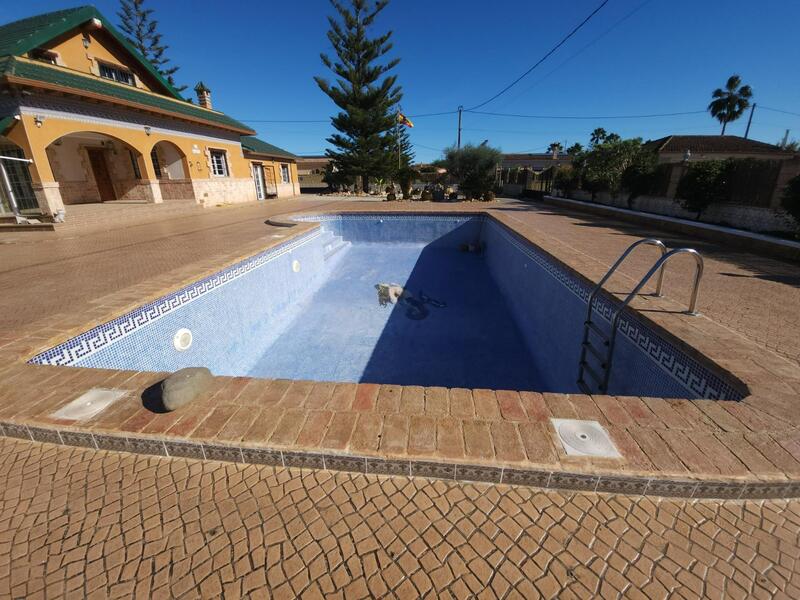 5 bedroom Villa for sale