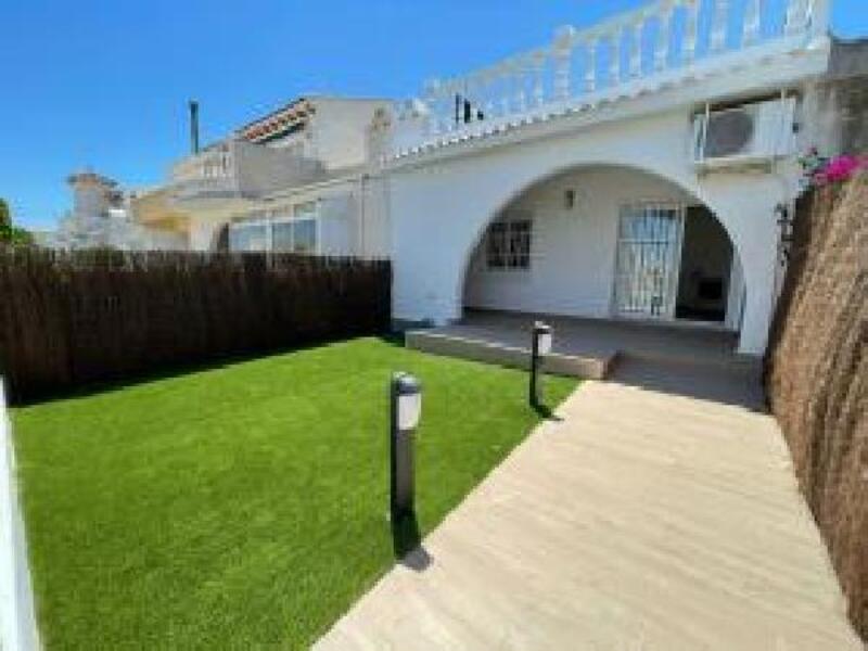 Maison de Ville à vendre dans Villamartin, Alicante