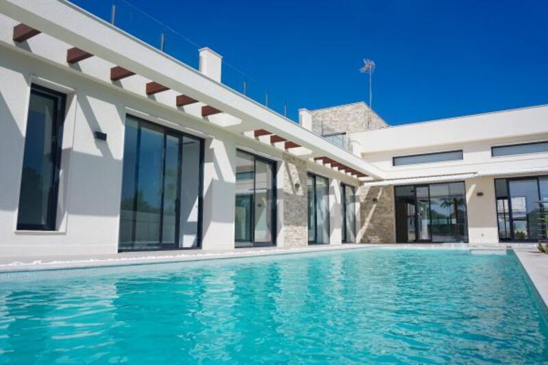 Villa à vendre dans Torrevieja, Alicante