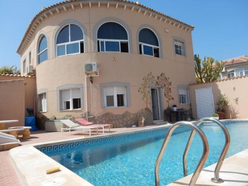 Villa en venta en Ciudad Quesada, Alicante