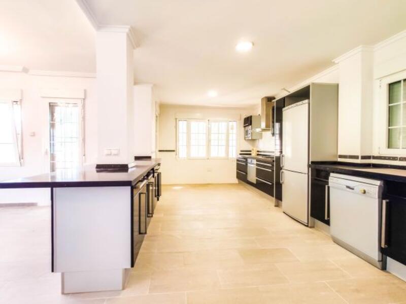 6 Cuarto Villa en venta