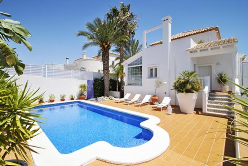 Villa til salgs i La Marina, Alicante