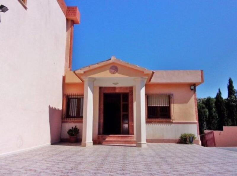 9 bedroom Country House for sale
